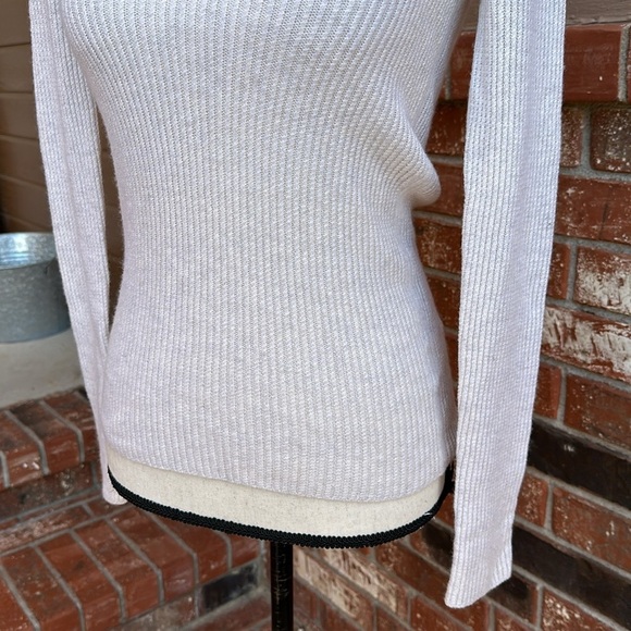 Vince 100% Cashmere V Neck Long Sleeve Ribbed Sweater Women's Size Extra Small - Picture 3 of 8